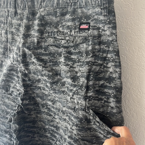 Dickies gray&white print cotton denim like shorts 5 pockets Mens sz 44 - Picture 5 of 11